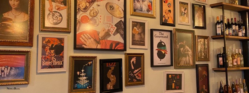 Minimalismus vs. Maximalismus – maximalistische Bilderwand Minimalismus vs. Maximalismus - maximalistische Bilderwand