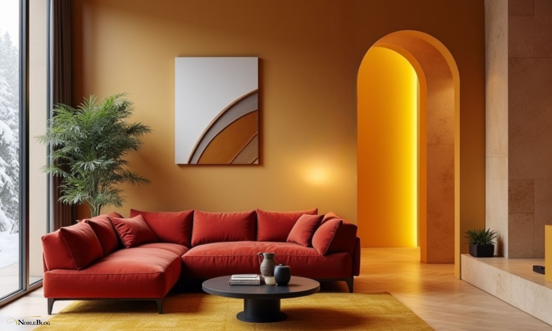 gelbes Wohnzimmer mit roter Couch