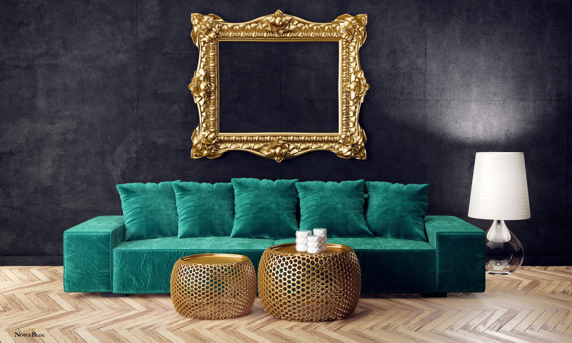 Luxus vs Budget Samtsofa mit goldenen Bilderrahmen
